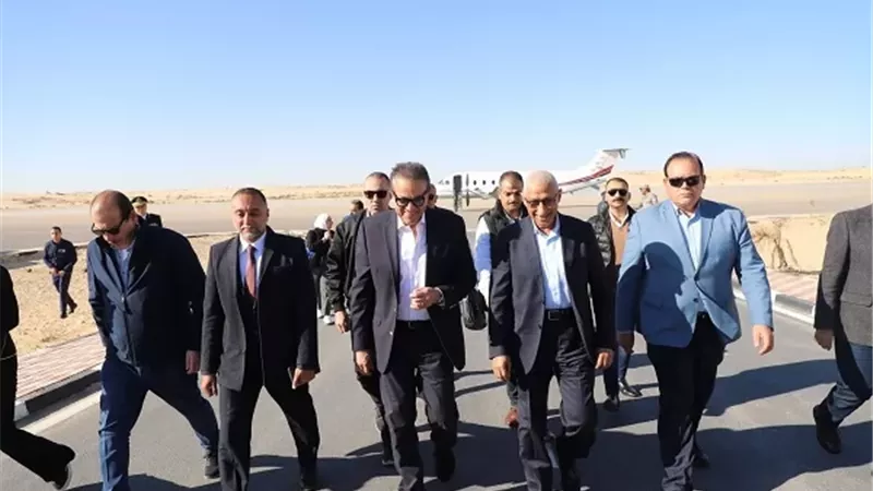 محافظ شمال سيناء يستقبل نائب رئيس الوزراء ووزير الصحة بمطار العريش