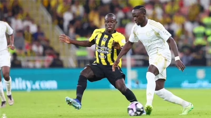 كلاسيكو السعودية.. النصر يسعى لخطف وصافة الدوري أمام الاتحاد