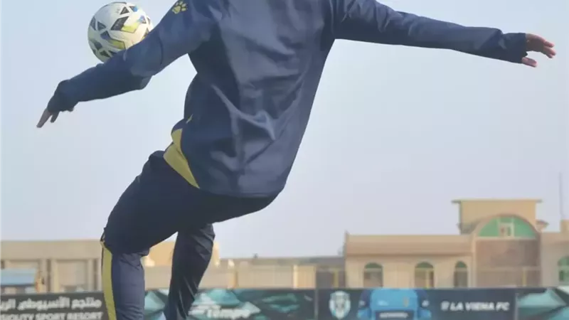 مصطفي حمادة لاعب السكة الحديد في القناه