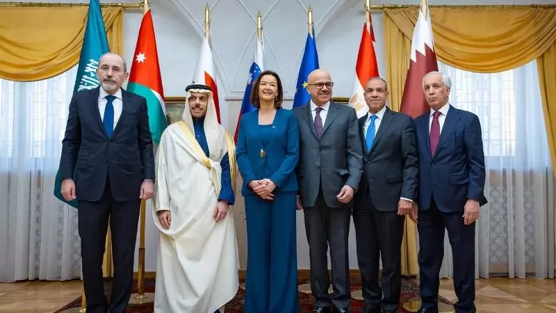 وزراء خارجية 5 دول يعقدون مباحثات مع وزيرة خارجية سلوفينيا