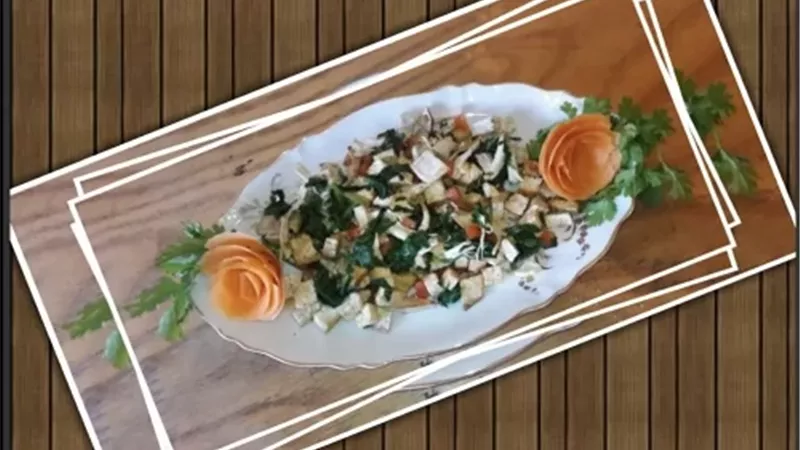 سلطة قلقاس محمّر مع صدور فراخ