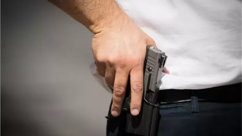 حيازة سلاح ناري بدون ترخيص جناية أم جنحة؟