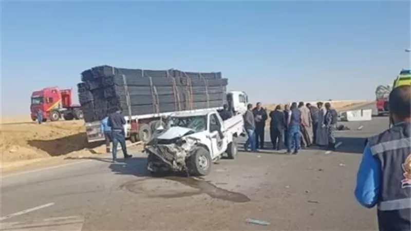 مصرع عامل وإصابة 6 آخرين أثر انقلاب سيارة ربع نقل فى قنا