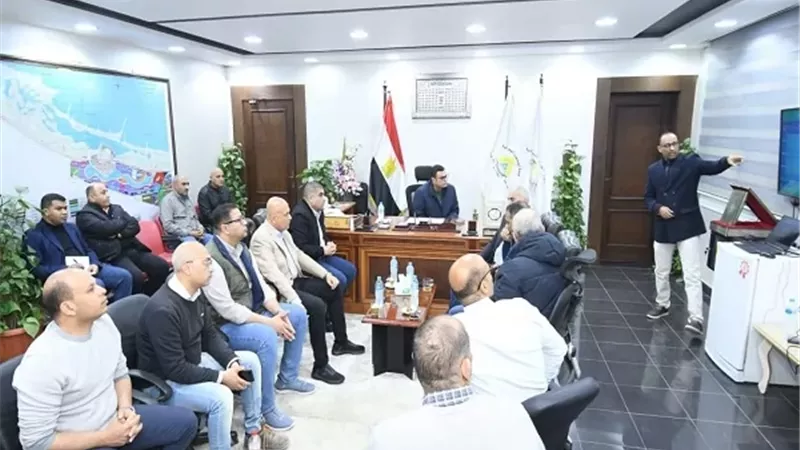 اجتماع موسع لوزير الإسكان لمتابعة مشروعات رأس الحكمة الجديدة