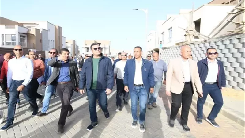 وزير الإسكان يوجه بتكثيف الأعمال والانتهاء من مشروعات مارينا في م