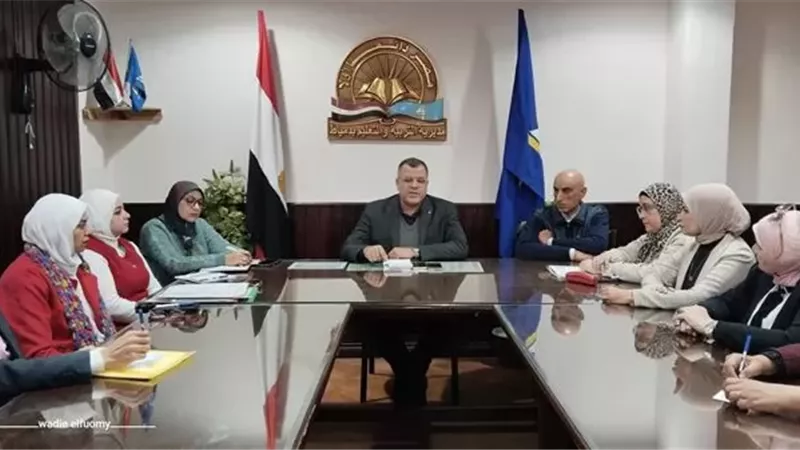 تعليم دمياط يناقش خطة عمل المدارس التجريبية بالتيرم الثاني
