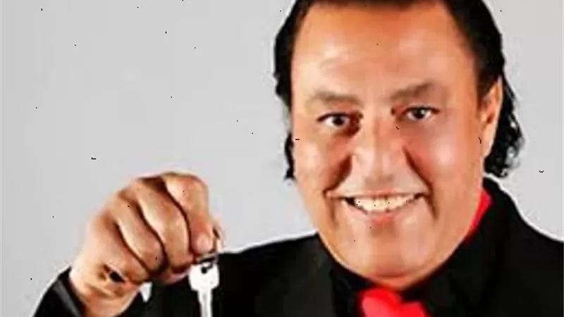 حسين الإمام..تعاون مع محمد منير وقدم موسيقى تصويرية لأشهر الأفلام