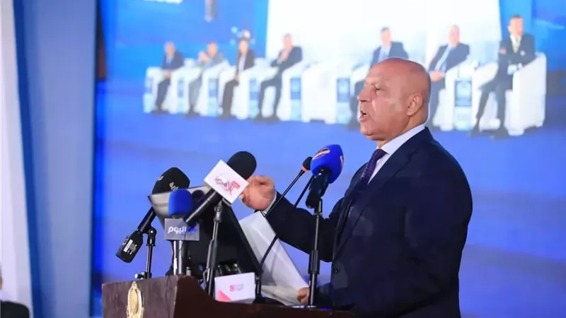 وزير الصناعة يفتتح المؤتمر الدولي للنقل واللوجستيات