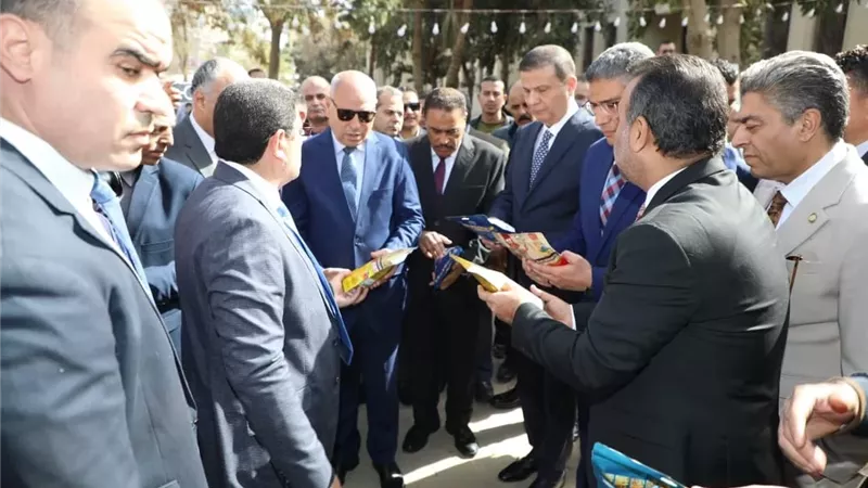 وزير الزراعة يتفقد النسخة السادسة لمهرجان القاهرة الدولي للتمور بالمتحف الزراعي