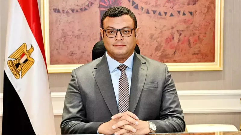 وزير الإسكان يتابع موقف وحدات منخفضي الدخل بـ