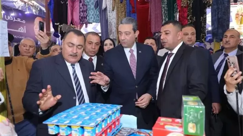 محافظ دمياط يفتتح معرض 
