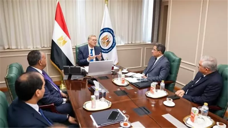 وزير البترول يبحث آليات تطوير تكنولوجيا الحفر لمضاعفة الإنتاج