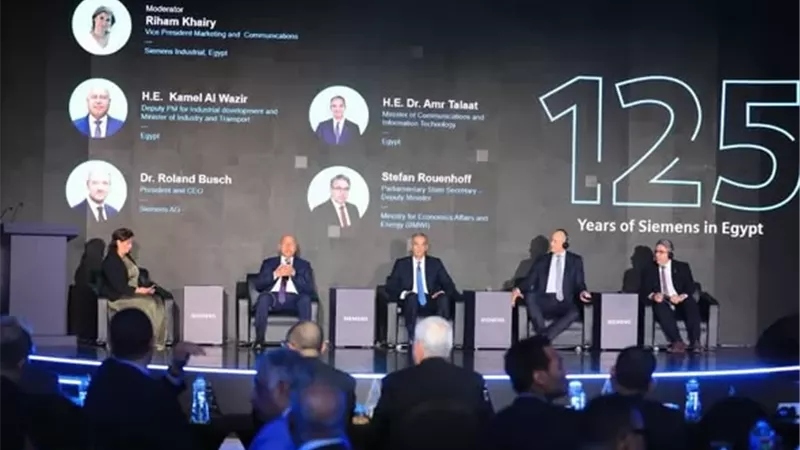 125 عامًا من الابتكار.. وزير الصناعة يناقش الرقمنة والاستدامة مع سيمنز