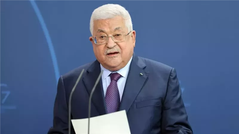 الرئيس الفلسطيني يصدر قرارًا بنشر المسودة الأولى للدستور المؤقت