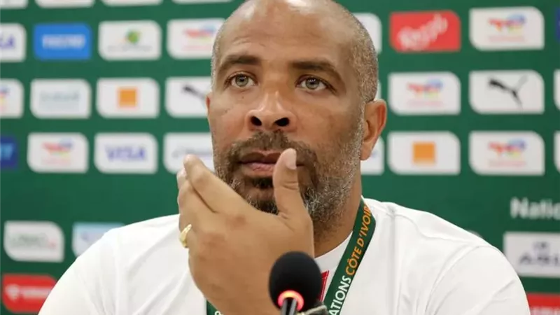 مدرب منتخب نيجيريا يحلم بتدريب ريال مدريد