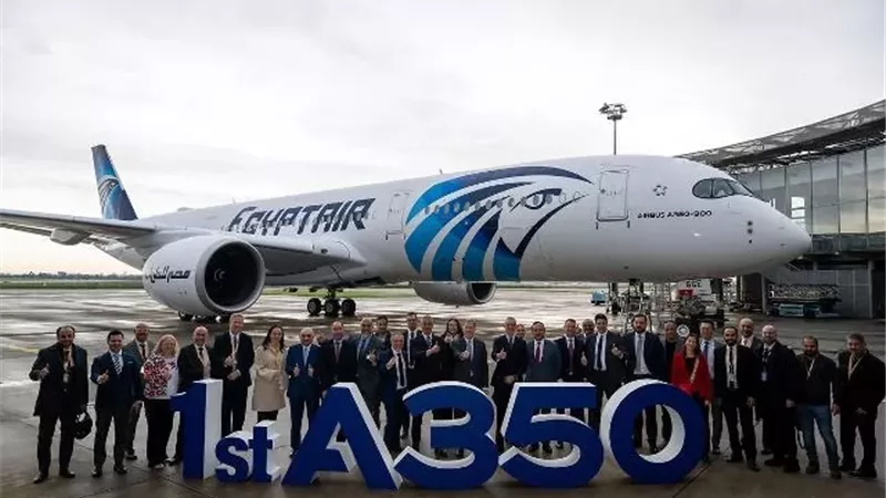 وصول أول طائرة لمصر للطيران من طراز الايرباصA350-900 إلى المطار