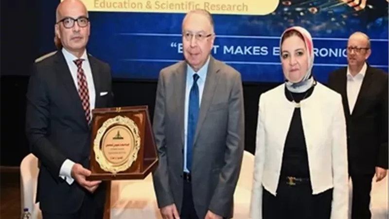 جامعة عين شمس تدعم مستقبل توطين صناعة أشباه الموصلات