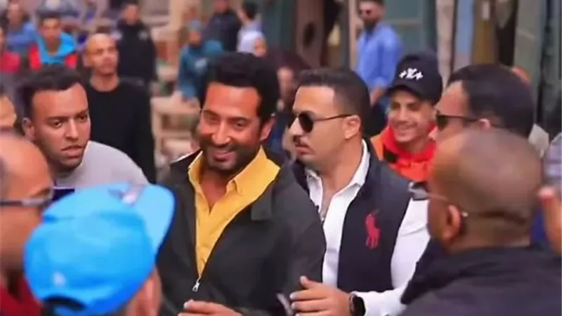 عمرو سعد يعبر عن سعادته من كواليس مسلسله الرمضانى 