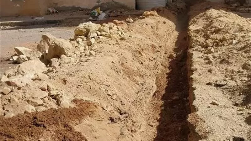مياه البحر الأحمر تبدأ تأهيل شبكة مياه عمارات العلام فى أبو عشرة