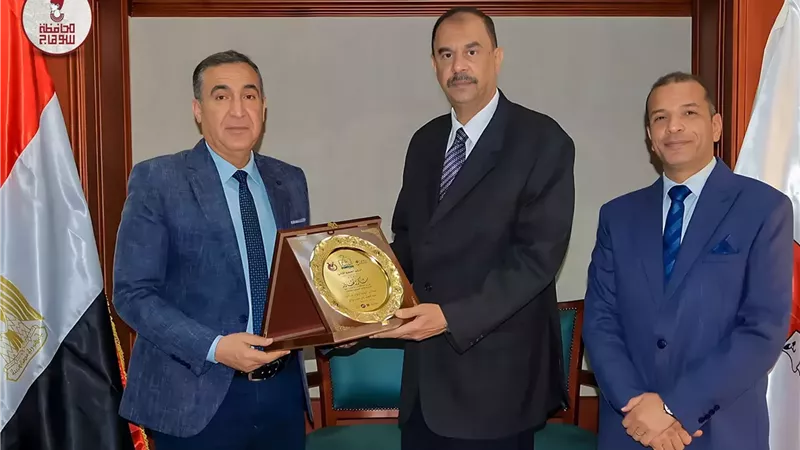 محافظ سوهاج يستقبل رئيس الهيئة العامة للخدمات البيطرية