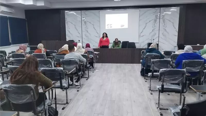 بدء و استمرار فاعليات دورات تدريبية متخصصة حول الالتهابات الكبدية