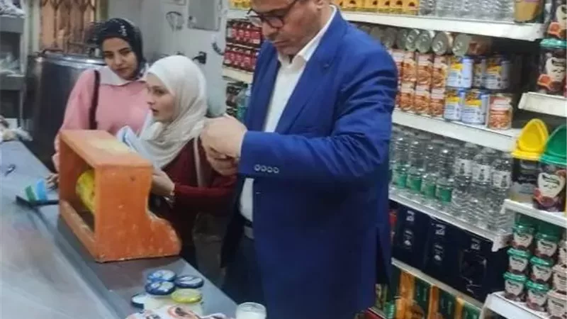 جهاز مدينة بدر وهيئة سلامة الغذاء يضبطان 28 كيلو أغذية فاسدة.. بالصور