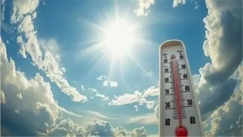 طقس متقلب..انخفاض طفيف بالحرارة وشبورة كثيفة صباحًا