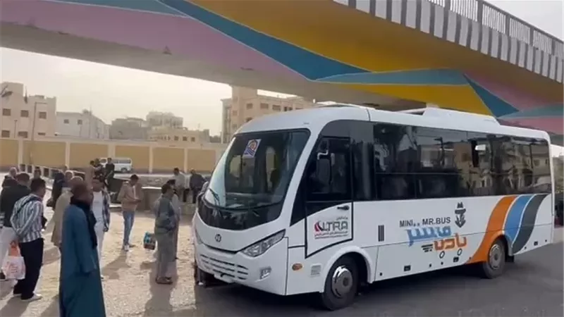 محافظ قنا يتابع تشغيل الأتوبيسات الجديدة لتخفيف التكدس بين الركاب