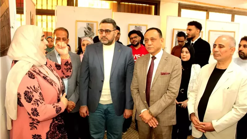 جامعة أسيوط تنظم معرضًا فنيًا بعنوان «تسابيح» بكلية الفنون الجميل