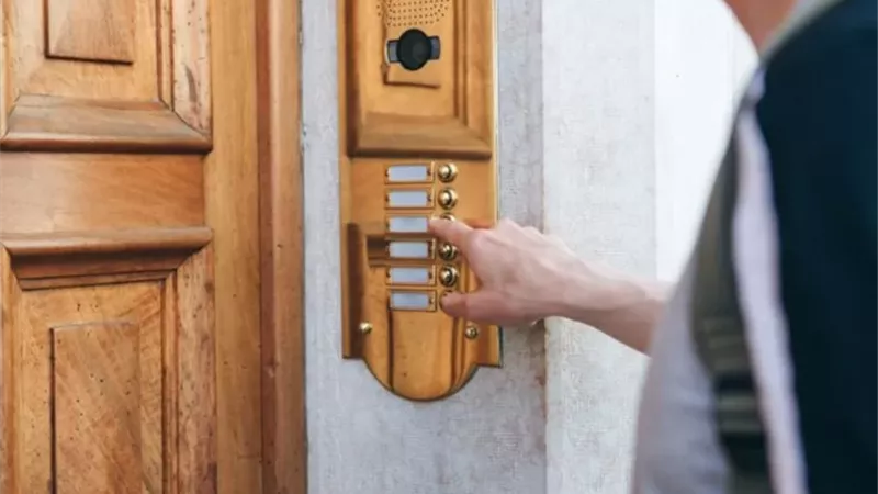 الإفتاء توضح آداب الاستئذان عند دخول البيوت للزيارة
