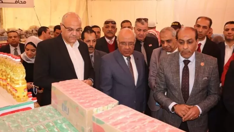 محافظ القليوبية يفتتح 3 معارض 