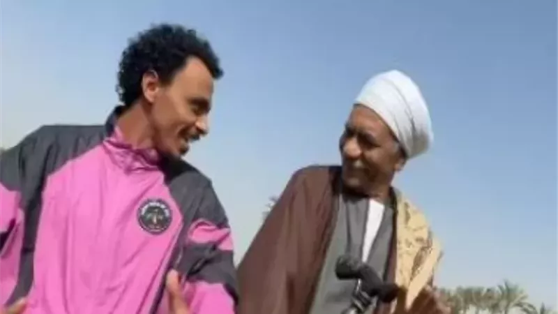الشاب سيد.. كزبرة يداعب سيد رجب فى كواليس 