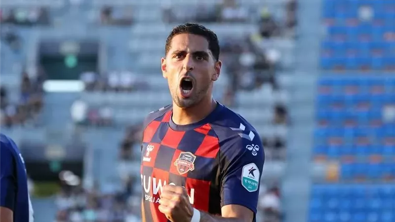 الأهلى الليبى يتعاقد مع الكولومبى بابلو الصباغ