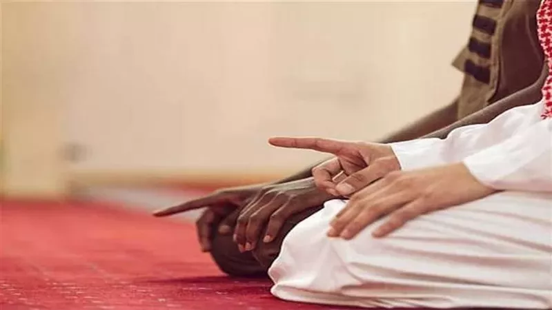 الإفتاء توضح حكم قراءة التشهد كاملا عند الجلوس للتشهد الأول