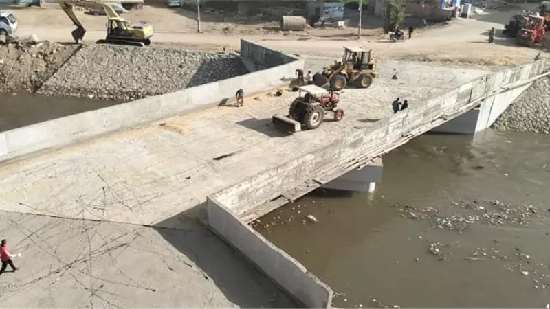 أيمن عطية يعلن انتهاء إنشاء كوبري 