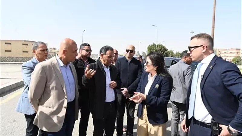 الإسكان: خطة متكاملة لإعادة تدوير مخلفات العبور بالعاشر من رمضان
