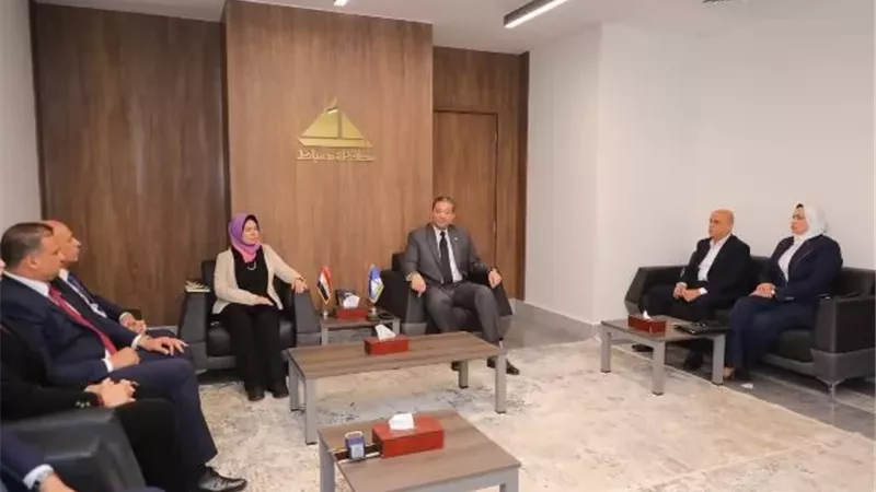 محافظ دمياط يعقد إجتماعا مع نواب البرلمان
