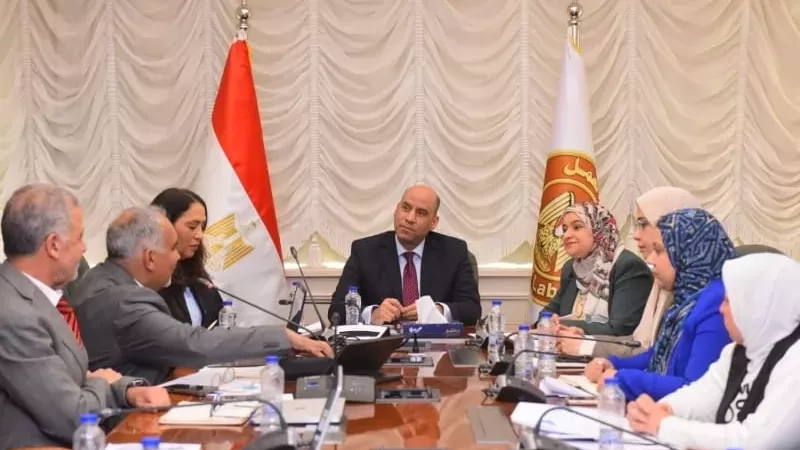 وزير العمل يطلق مشروع 