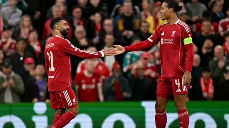 قائد ليفربول يؤكد: صلاح ما زال لاعبًا أساسيًا للفريق