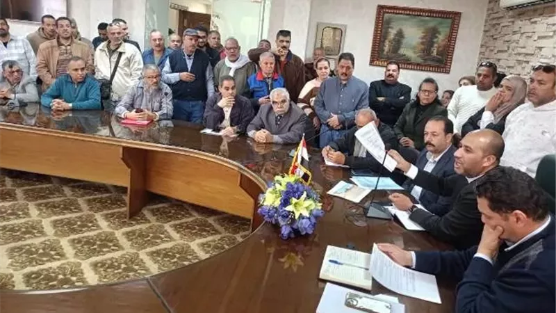رئيس جهاز الشروق: خطوات حاسمة لحل ملفات أراضى التقنين بالمدينة.. صور