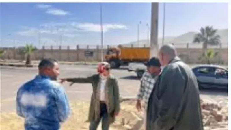 رئيس جهاز تنمية السويس الجديدة تتابع أعمال رفع كفاءة الطرق
