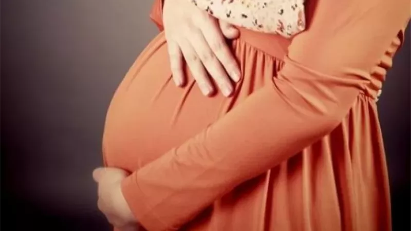 رأي الشريعة في قيام المرأة الحامل بعمل عمرة