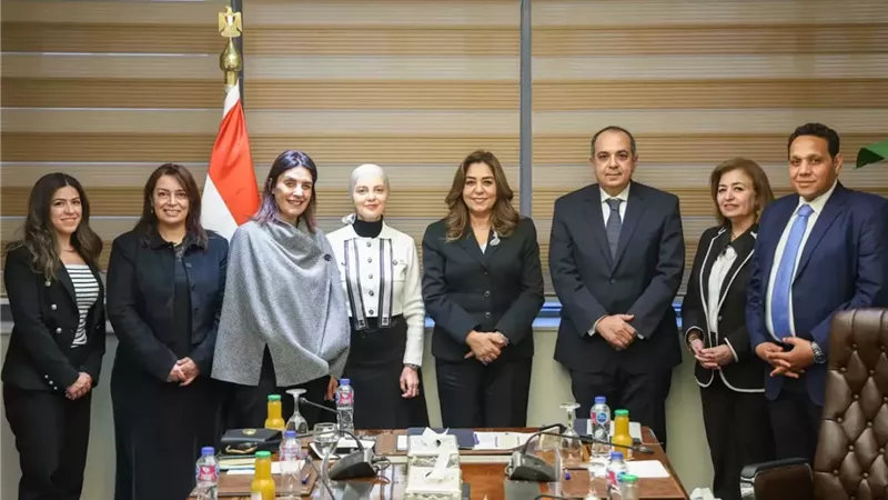 منال عوض تبحث مع مدير برنامج الأغذية العالمي ملفات التعاون المشترك