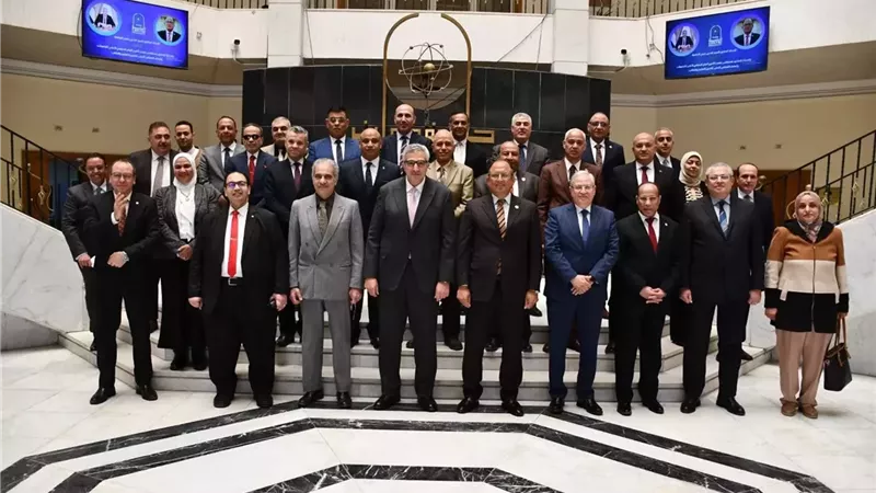 بدء اجتماع مجلس شئون التعليم والطلاب بجامعه كفرالشيخ