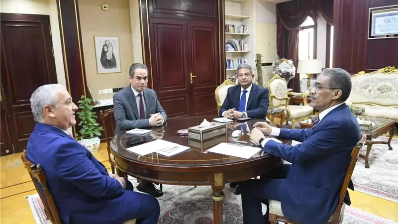 وزير الدولة للإعلام يبحث مع رؤساء الهيئات الإعلامية تفعيل تكليفات الرئيس السيسي
