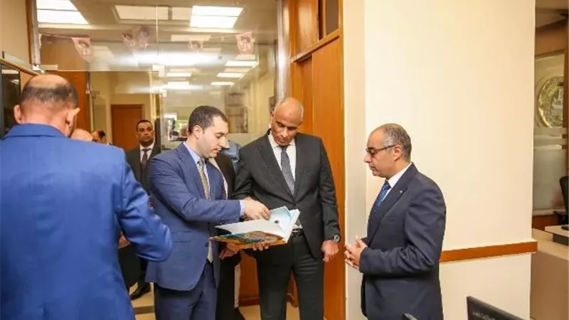 مكي الجديد يتفقد إدارات الديوان العام لرسم ملامح التطوير