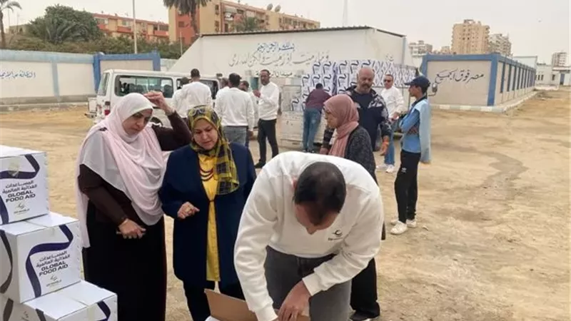 ثريا منصور تتوجه بالشكر لموانئ دبي لتقديم 200 كرتونة مواد غذائية
