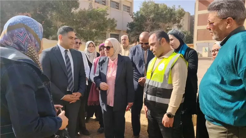 مدير تعليم القاهرة تتفقد مشروع “المدارس الخضراء” بالمعادي