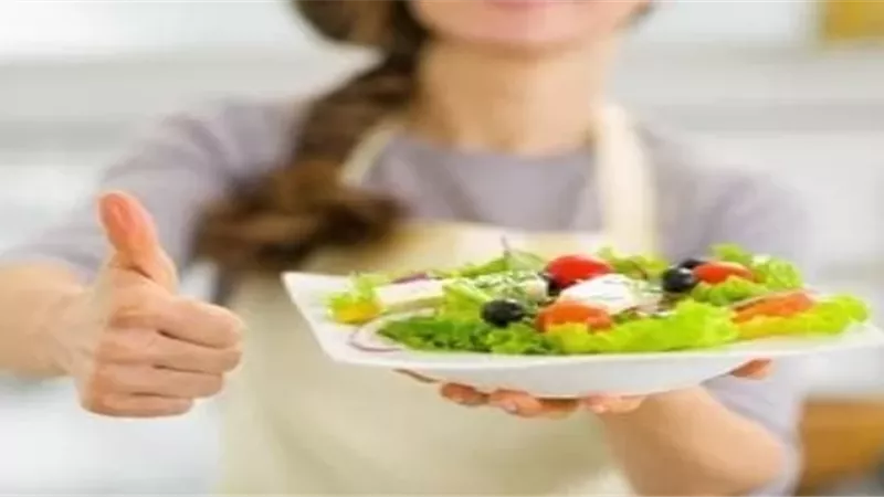 ماذا تأكل لتعيش أطول؟ دراسة تحدد النظام المثالي للرجال والنساء