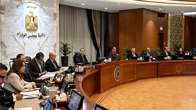 مدبولى يوجه بتعزيز التواصل مع البرلمان والرد الفوري على طلبات النواب